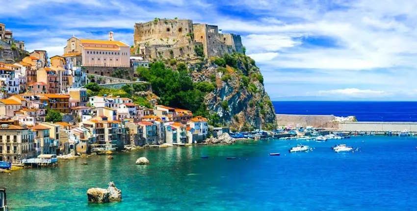 Sicilya gezi rehberi ziyaretçilerine eşsiz bir tatil deneyimi sunar