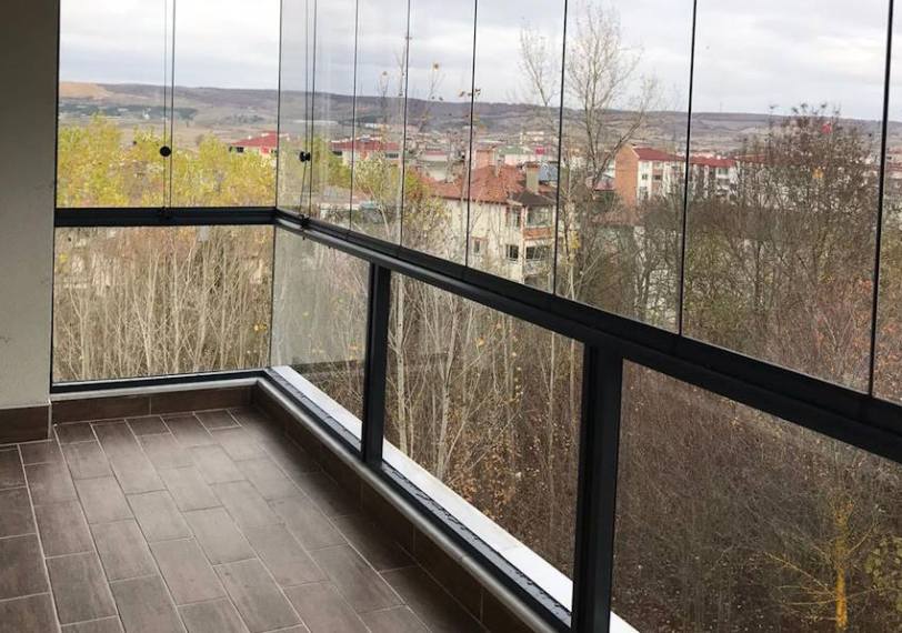 Cam Balkon Dekorasyon Fikirleri ile Evinizi Baştan Yaratın