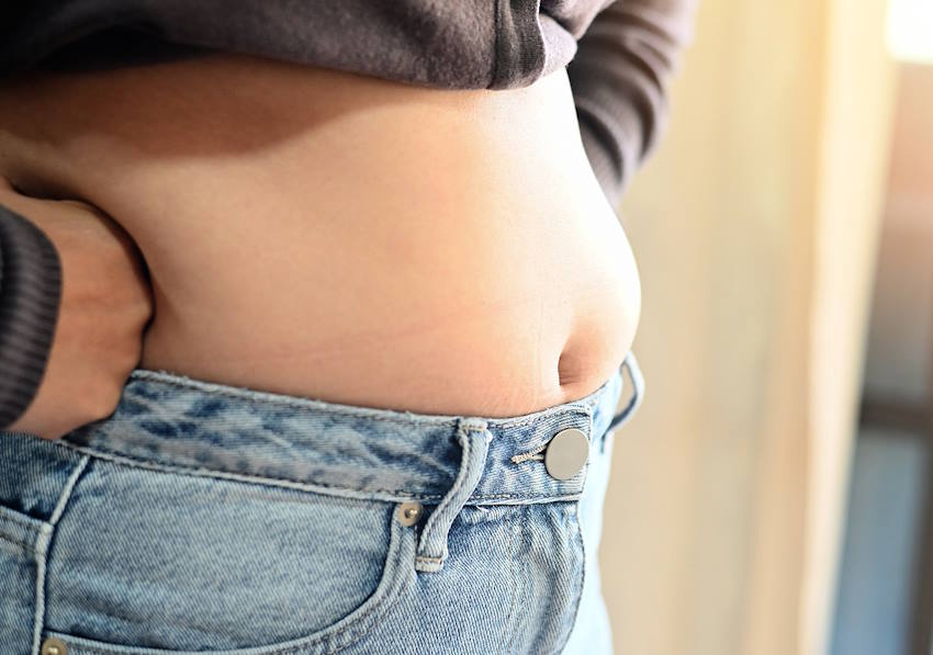 Kadınlarda Göbek Yağlanması Neden Olur? İşte 8 Sebebi